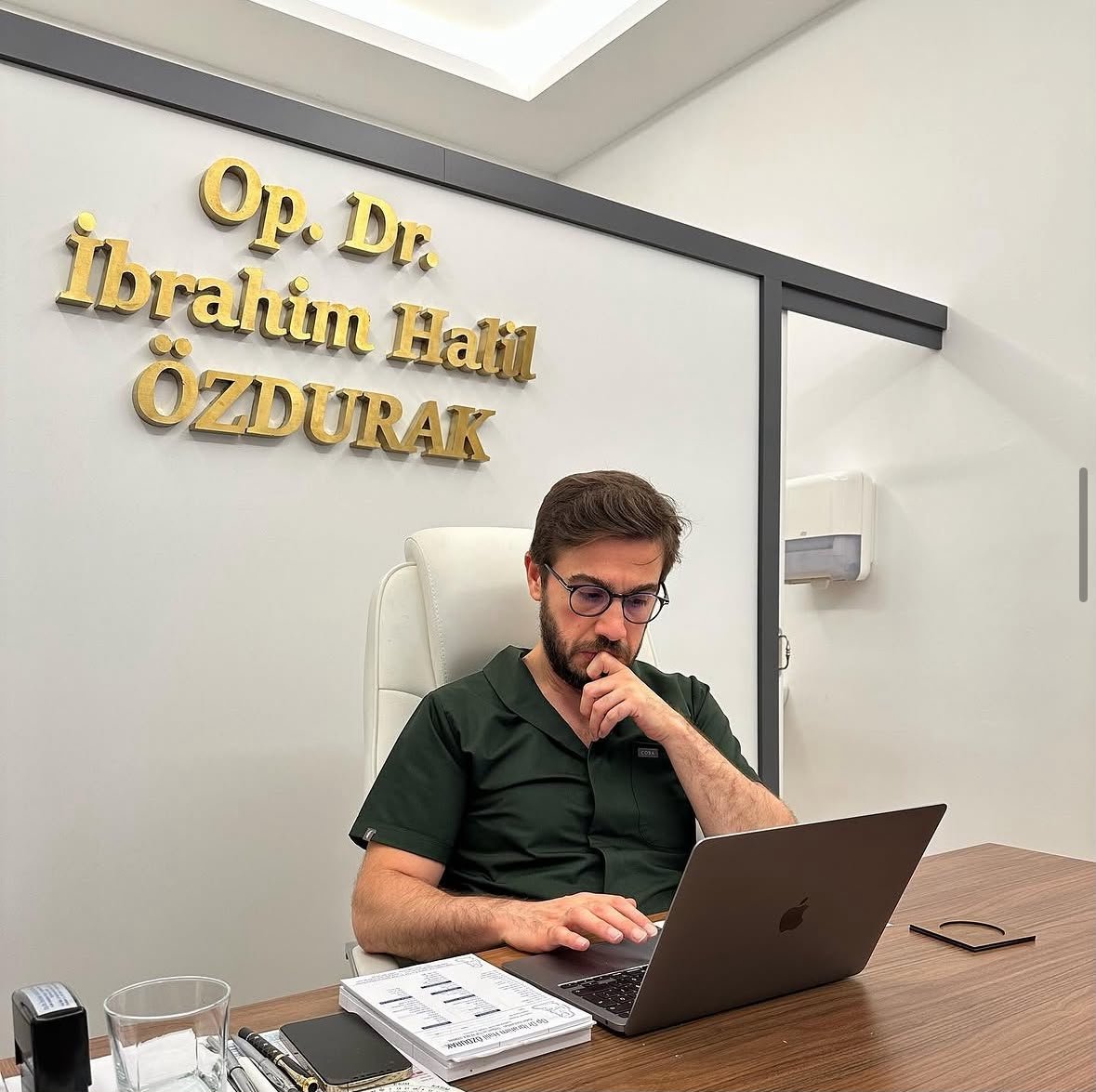 Op. Dr. İbrahim Halil Özdurak — klinikten kare 4